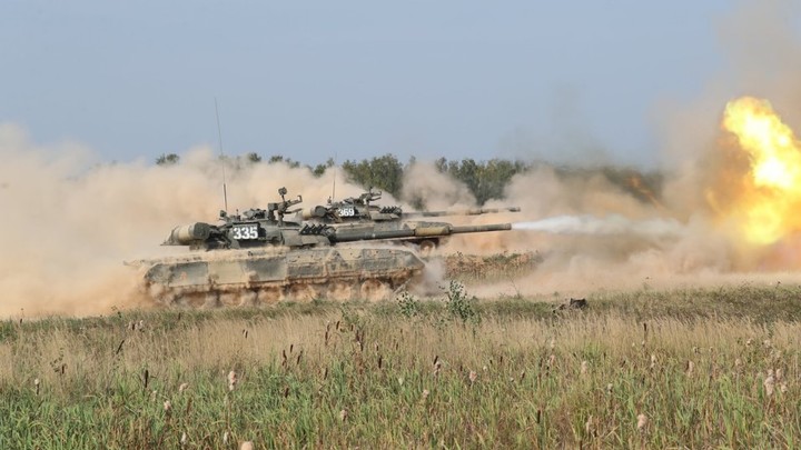 Героический экипаж Алёши получил новые награды. Вручили их двум танкистам