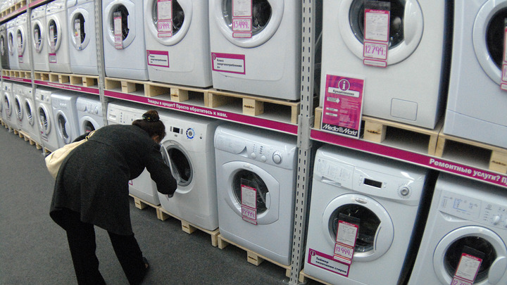 Одинокому отцу из Мелитополя подарили стиральную машину