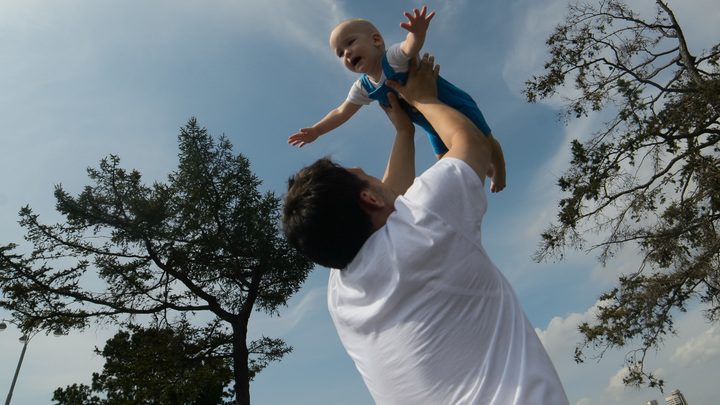 Дети на продажу: Французы рассказали о тёмной стороне суррогатного бизнеса Украины
