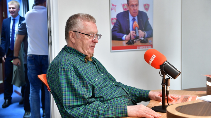 Всем рекомендую: Жириновский объяснил, почему подаст руку лишь Путину и Володину