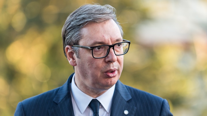 Сербия получила предупреждение: Запад готовит цветную революцию