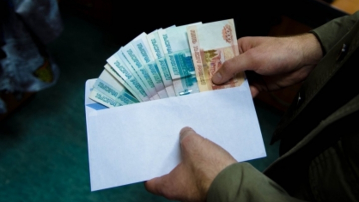 Тольяттинца будут судить за посредничество при взятке за липовые военные билеты