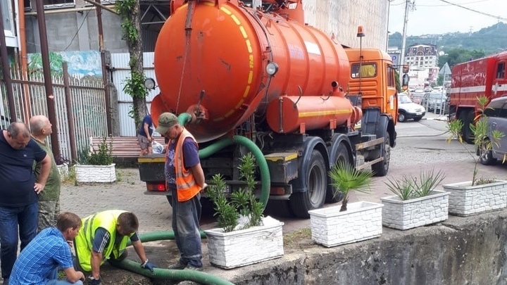 В Сочи в реку Ира попали горюче-смазочные материалы