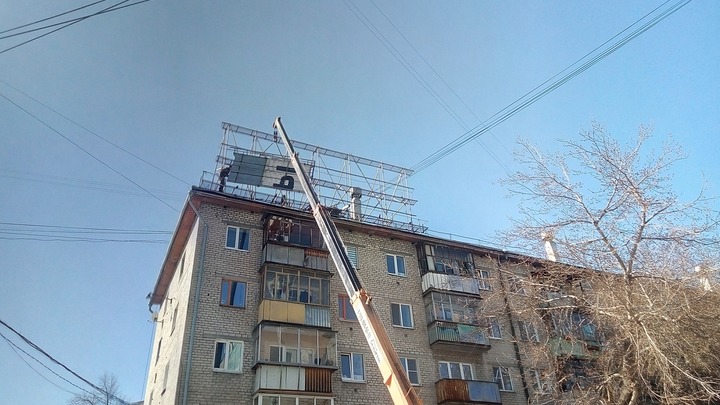 Молодость прошла: в Екатеринбурге уничтожили произведение уральского «Бэнкси»