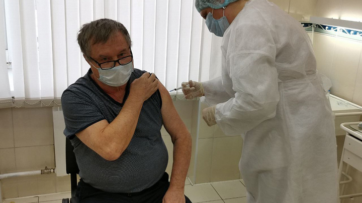 В Кемерове открылся третий пункт вакцинации для пенсионеров