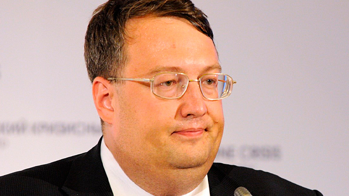 Чиновник МВД Украины призвал к расправам: Опасность грозит мирным жителям