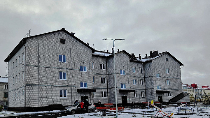 Семьи из трех поселков Котласского округа обрели новый дом
