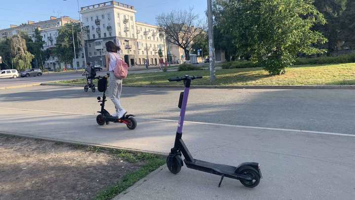 До кладбища не доедут: власти Самары ввели ограничение скорости для пользователей электросамокатов