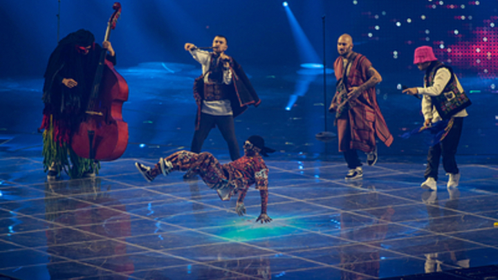 В Испании не заметили нацизма в жесте победителей Евровидения: Показывают, где солнце?