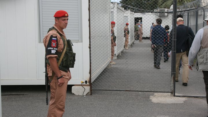 «Бери шинель, пошли домой»: 200 военных полицейских РФ вернулись из Сирии
