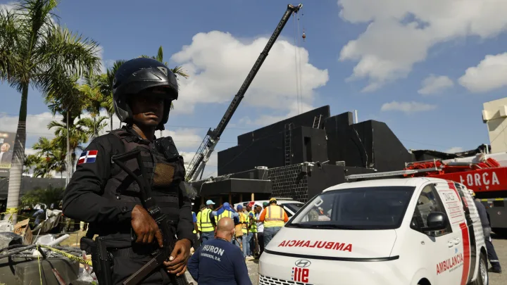 Тела продолжают извлекать из-под завалов: Власти Доминиканы обнародовали свежие данные по погибшим