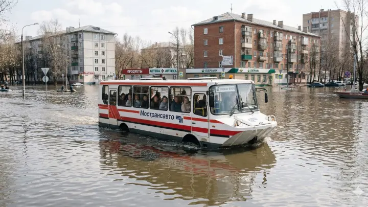 Приплыли: Мострансавто запустит автобусы-амфибии из-за половодья в Подмосковье