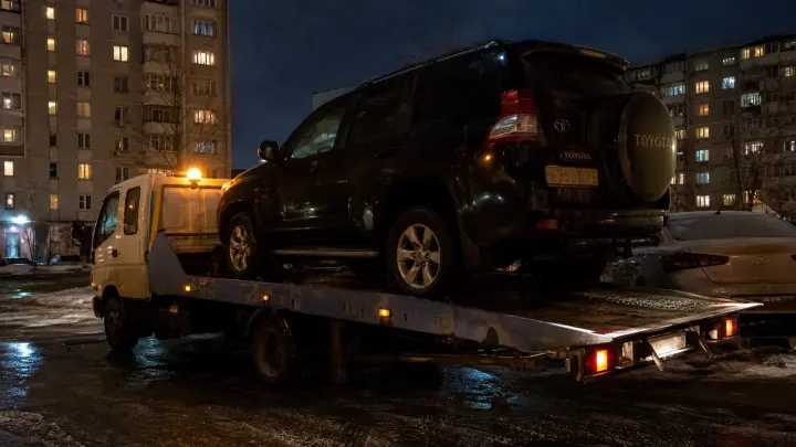 В Подмосковье мужчина не смог угнать чужую Toyota и вызвал эвакуатор