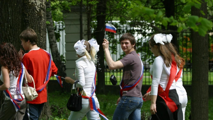 898 одиннадцатиклассников Северодвинска услышат Последний звонок