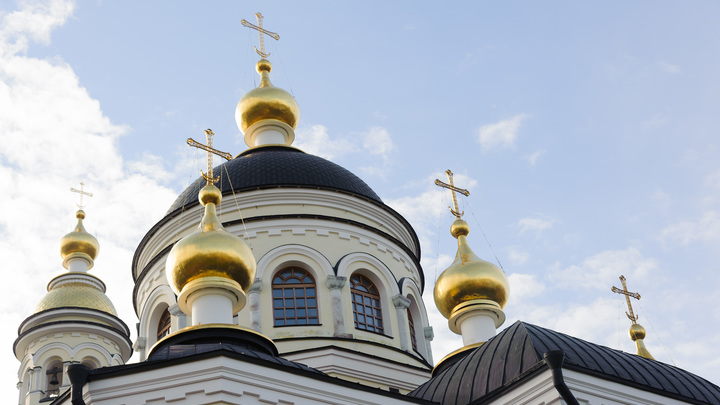 На Урале в Алапаевской епархии прокомментировали установку знака Z на купол храма
