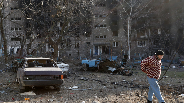 Мужчина без слов рассказал историю Мариуполя: Хватило 20 секунд