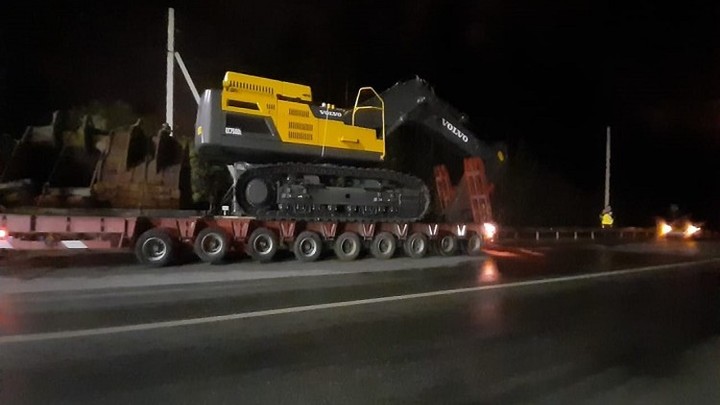 Второй за неделю: грузовик повредил еще один мост под Екатеринбургом