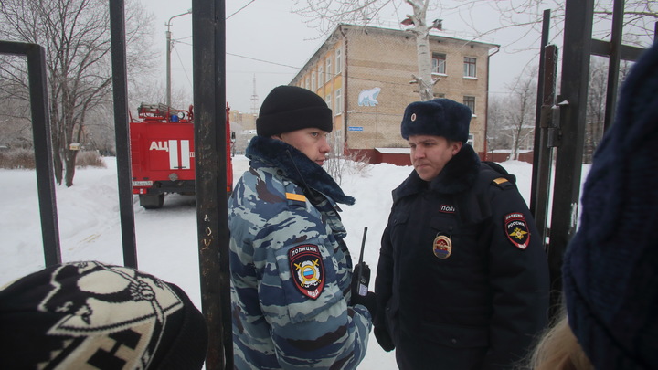 Стало известно, сколько школ и детских садов Екатеринбурга защищены от террористов