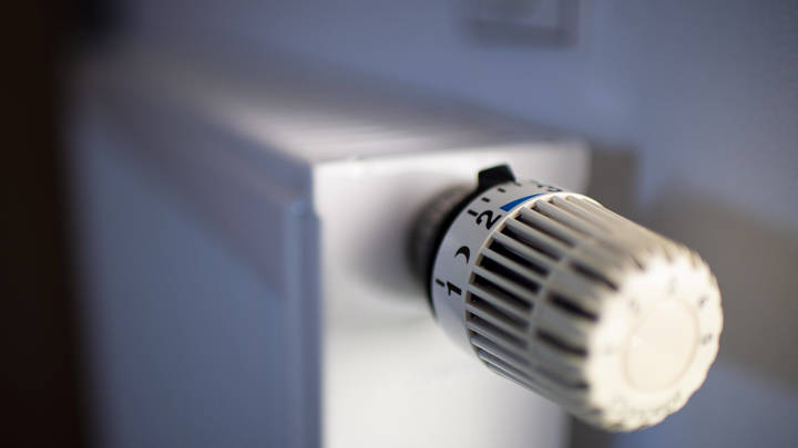 Пять вещей, которые помогут согреться в квартире без отопления