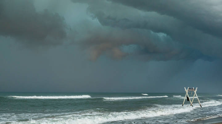 В Сочи ожидаются ливни с грозой и четырёхбалльный шторм