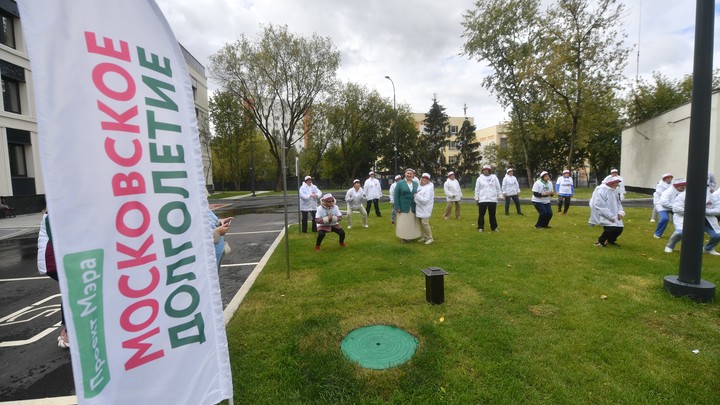 Школа здоровья в центрах долголетия: Встречи с москвичами серебряного возраста проводят врачи