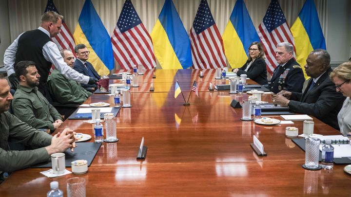 Украина уже не приоритет. Политолог оценил изменения во внешней политике США