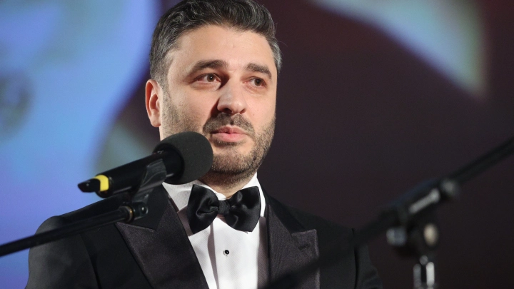 Сарик будет на коне: Деньги или творчество? Россия сделала выбор