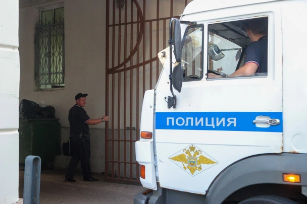 В Балашихе избивающие подростков мужчины попали на видео
