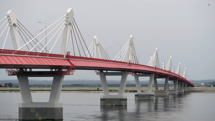 Начали искать работу в Китае: Русские туристы неделю не могут вернуться домой через Амур