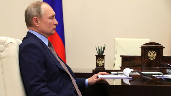 Право быть хозяевами: Путин рассказал, как Россия борется с ударом по суверенитету