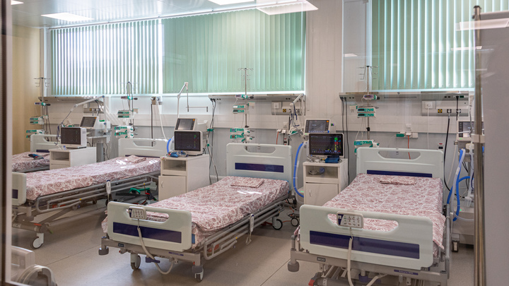 Две больницы в Новосибирске перепрофилируют для приёма больных с ковидом