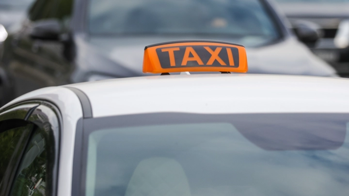 В Москве заблокирован сервис заказа элитных автомобилей: Суд наказал компанию за нарушение закона