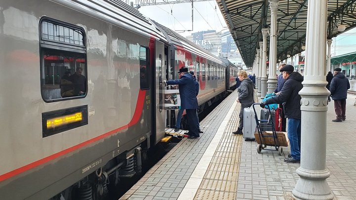 На Кубани под колесами грузового поезда погиб молодой человек