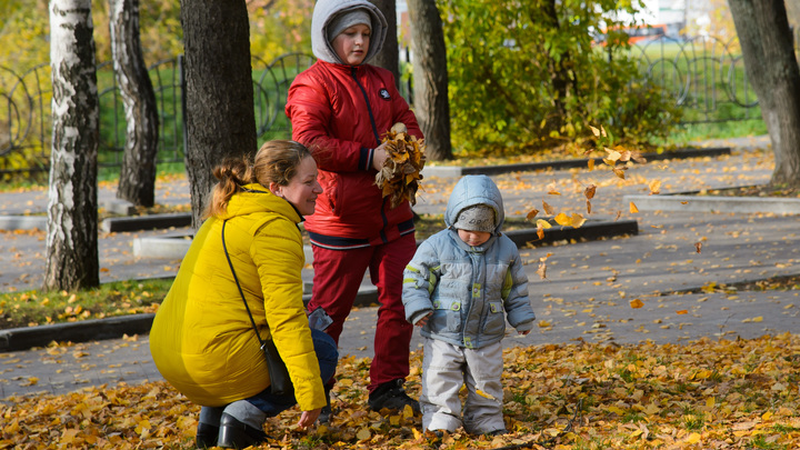 Свердловскую область ожидает необычно тёплый день и снегопады