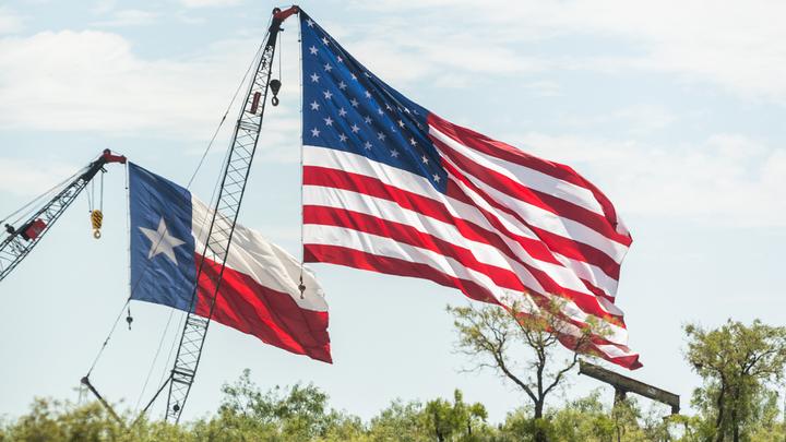 Билеты в продаже: осевшая в США группа Little Big продолжает набивать карманы русскими рублями