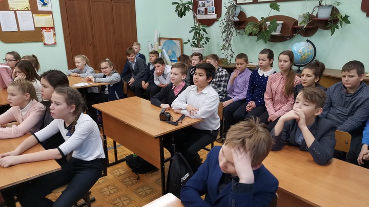 В Департаменте образования рассказали, при каких условиях дети могут не ходить в школу