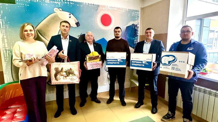 В Наро-Фоминскую областную больницу доставили Коробки радости: Акция продолжается