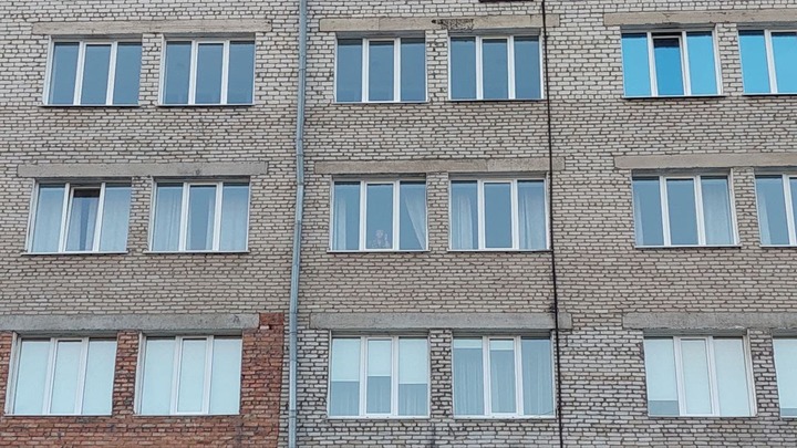Не повезло: кому сидеть 14 дней на ковидной самоизоляции вместо недели