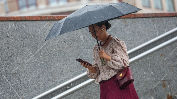 О потенциальной опасности в непогоду теперь можно сообщить на портал Наш город