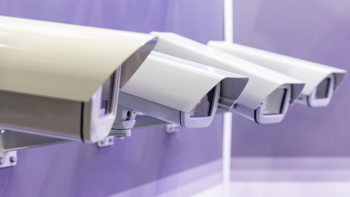 Лучше придумать историю про инопланетян: Захарова высмеяла британские обвинения русских в кибершпионаже