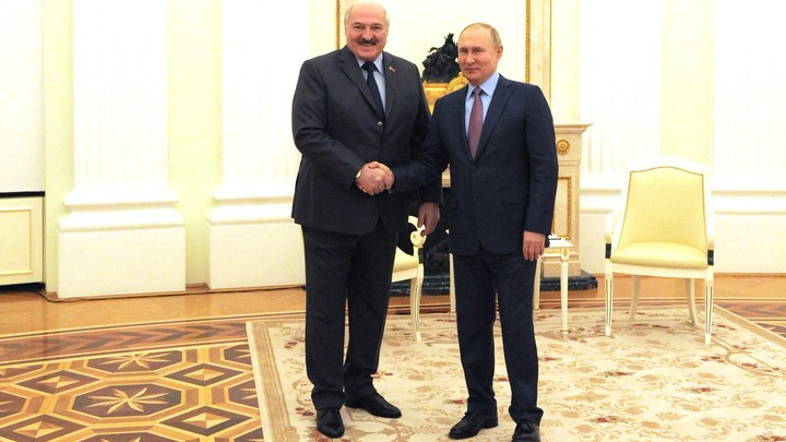 Стали известны подробности телефонного разговора Лукашенко и Путина