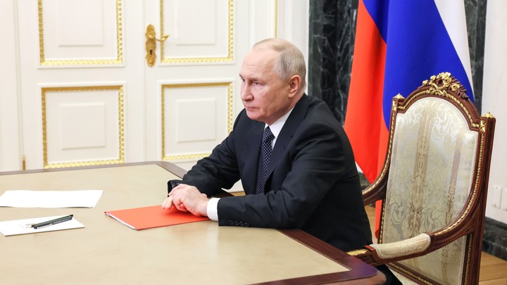 Путин на немецком осудил нападки на экс-канцлера ФРГ Шредера