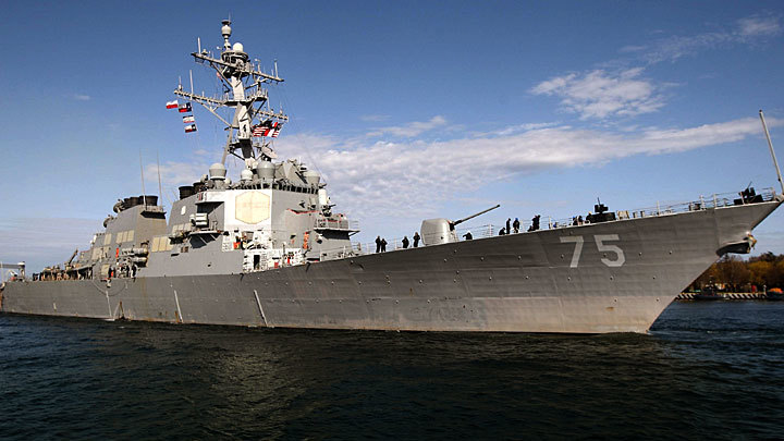 «За добавкой пришли»: Соцсети потешаются над эсминцем США в Чёрном море