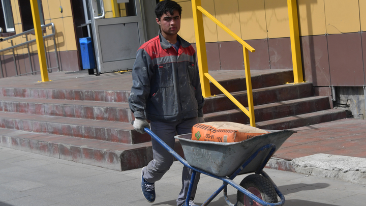 Привыкли стричь по 300-500%: Генерал-майор жёстко поддел виновных в бунте мигрантов в Москве