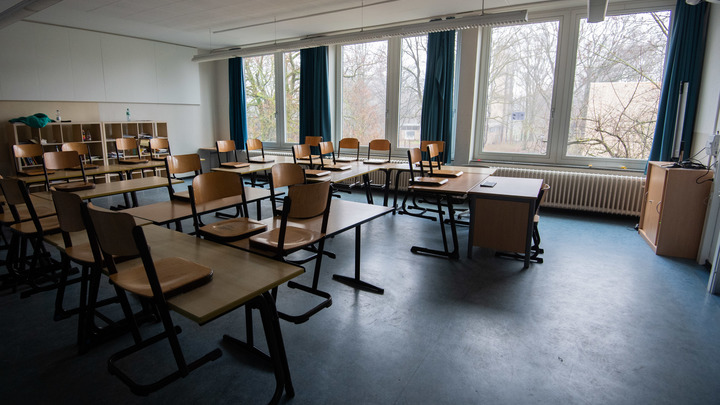 Особые меры: В Москве детям разрешили не ходить в школу из-за коронавируса