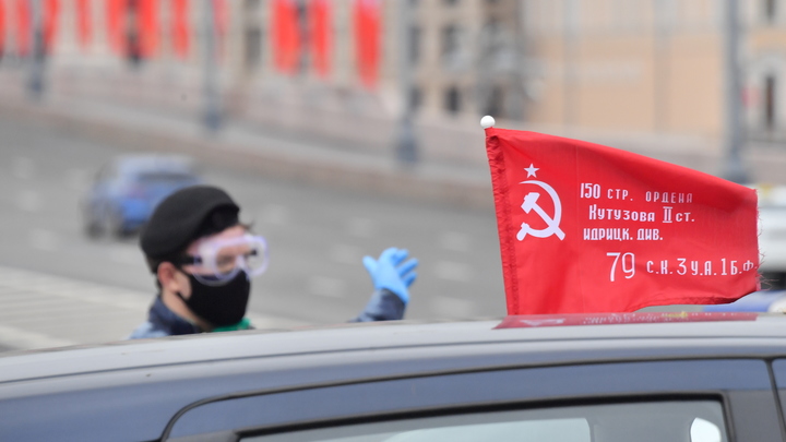 Журналисты разглядели экипировку водителей гостей Путина