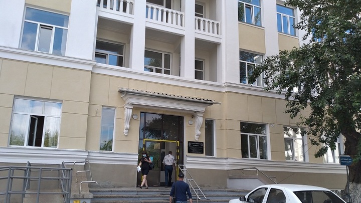 Сгорела на работе. Сотрудница поликлиники в Таганроге выдавала поддельные сертификаты знакомым