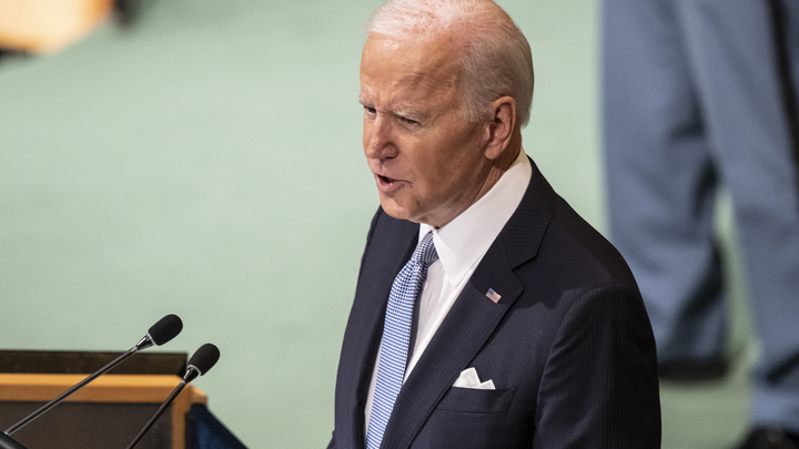 Захарова поймала президента США на лжи: Исковеркал цитату Путина