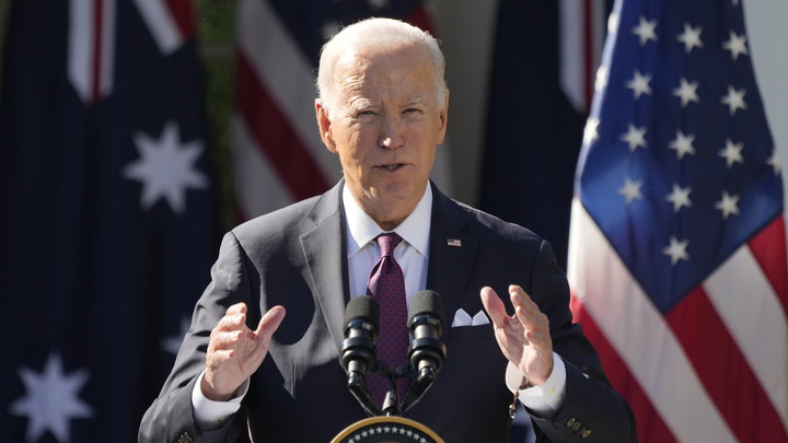 На счету более 40 информаторов: ФБР предоставили данные о возможных преступлениях семьи Байдена