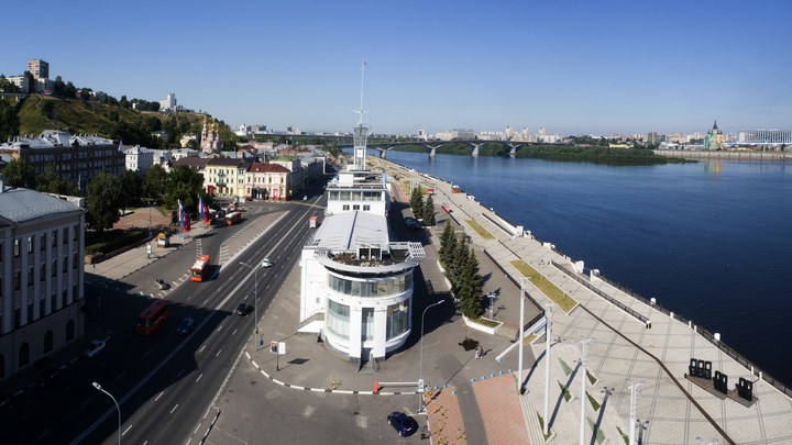 Площадку с видом на Волгу открыли на площади Сенной в Нижнем Новгороде